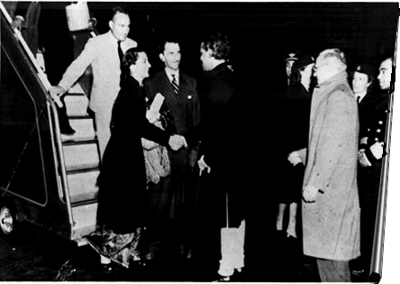 Arrival of the inaugural flight at London Airport. Mr B.W Figgins, then General Manager\; Mr & Mrs J.R.D. Tata\; Mr V.K. Krishna Menon, then High Commissioner for India in the UK\; and Sir Fredrick James, then Managing Director Tata Ltd London.