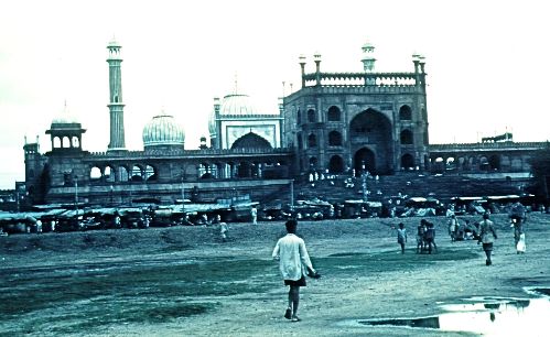 Jama Masjid, Delhi, 1950 © John Cool.