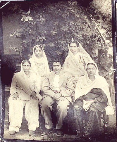 L to R: Front: unknown, my father’s maternal uncle (Mama Ji) Lachman Das, my father’s mother Vidyawati. Back: unknown, my bua Ms. Sarla now bhakti Premanand. Bannu. Circa 1945.