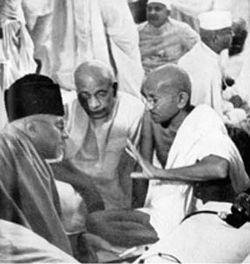From L to R: Maulana Azad, Sardar Patel, Mahatma Gandhi, Sept 1940