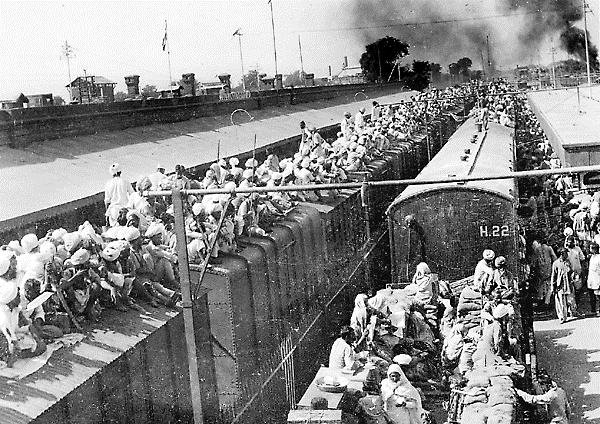 People crowding on rooftops during the Partition of India